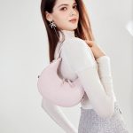 ootd ngopi cantik di kafe pakai molita bag jims honey