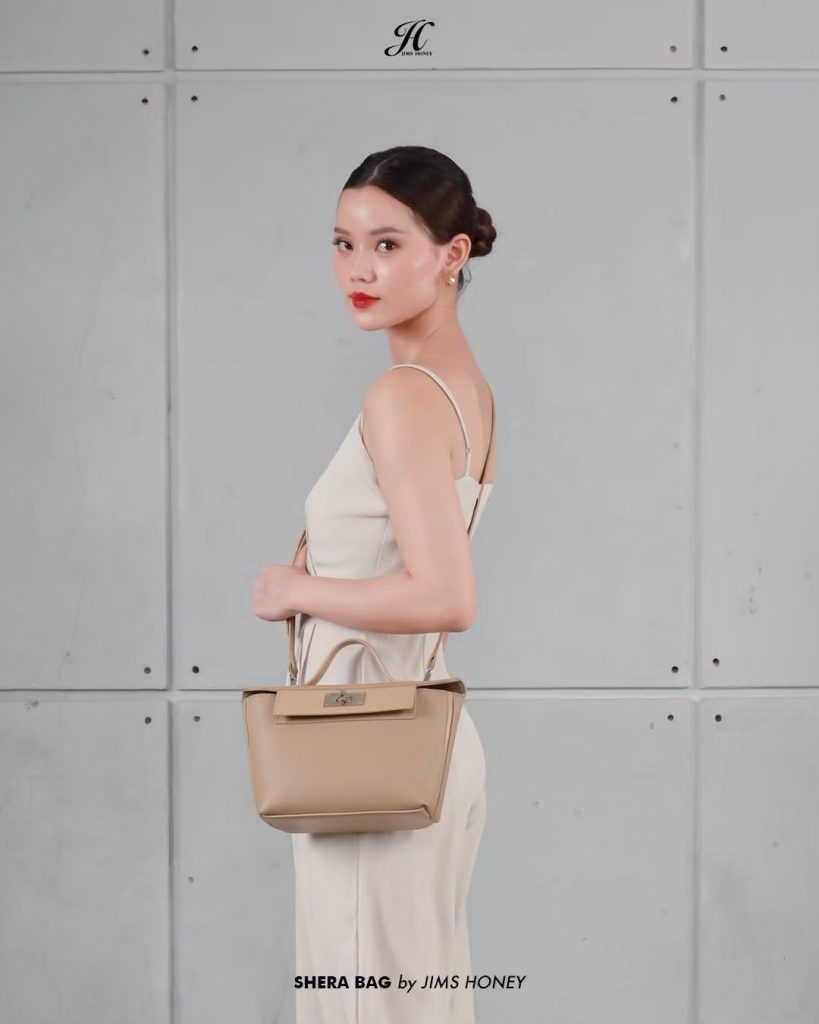 ootd ke kantor pakai shera bag