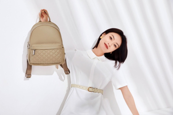ootd inspo ke kampus pakai vivi backpack plus