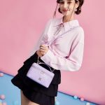outfit casual pakai eva bag