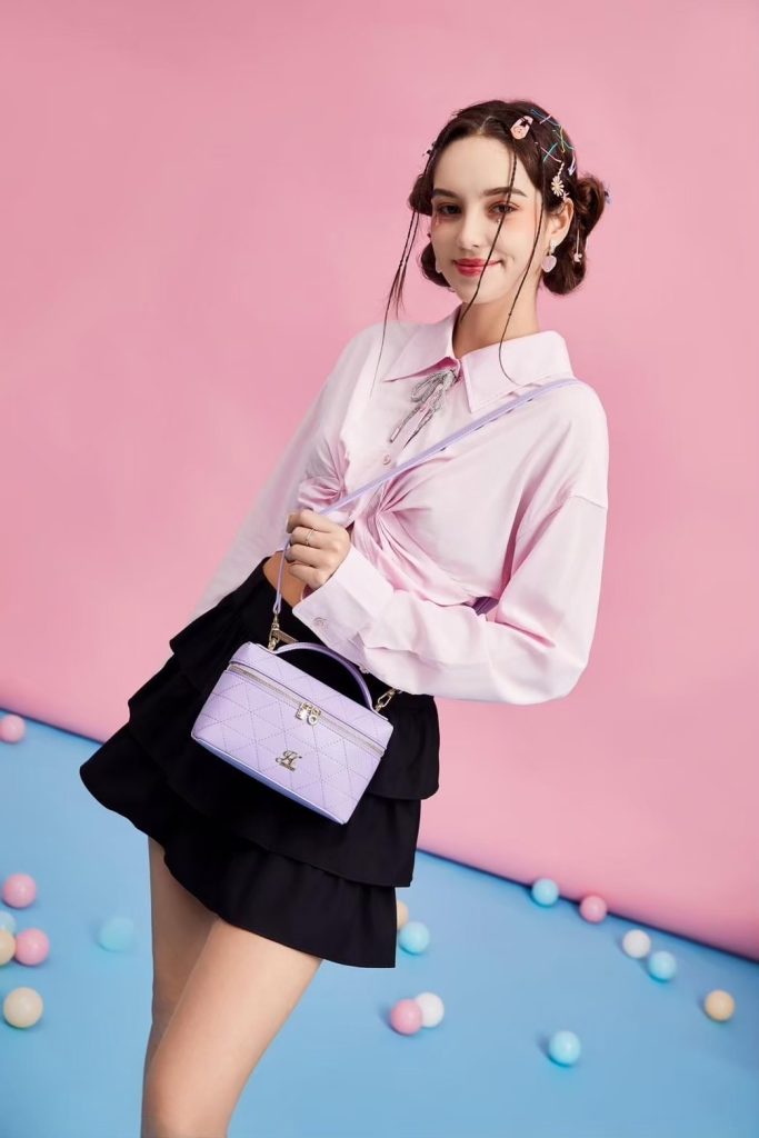 outfit casual pakai eva bag