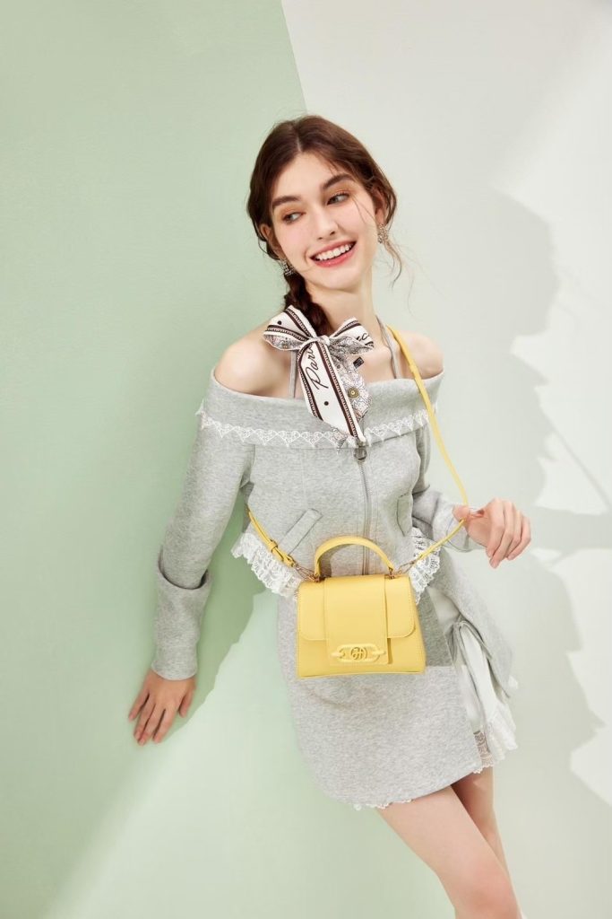 ootd ke taman bunga pakai naffy bag