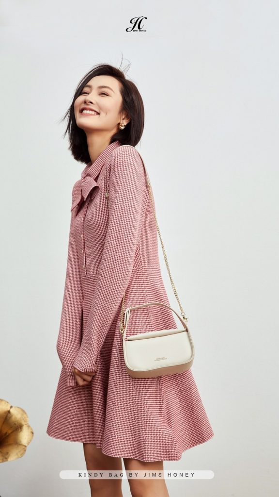 outfit minimalist style pakai kindy bag