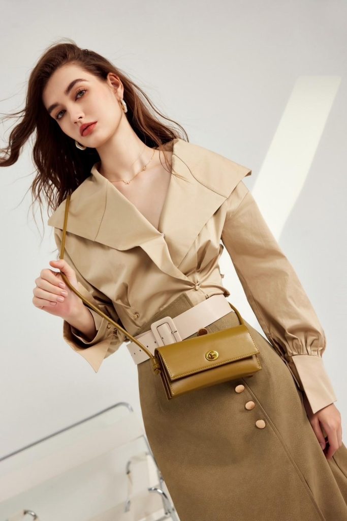 outfit smart casual pakai zora bag