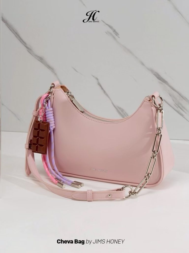 ootd hijab casual pakai cheva bag