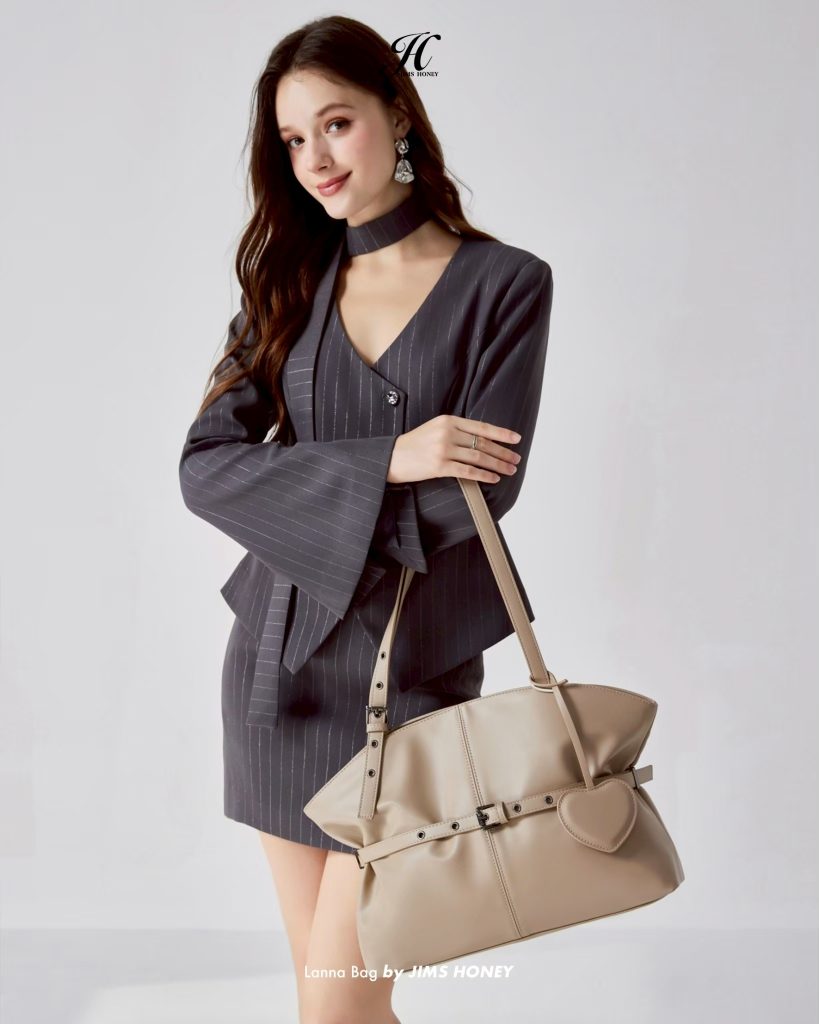 Outfit Kerja ke Kantor yang Stylish Pakai Lanna Bag