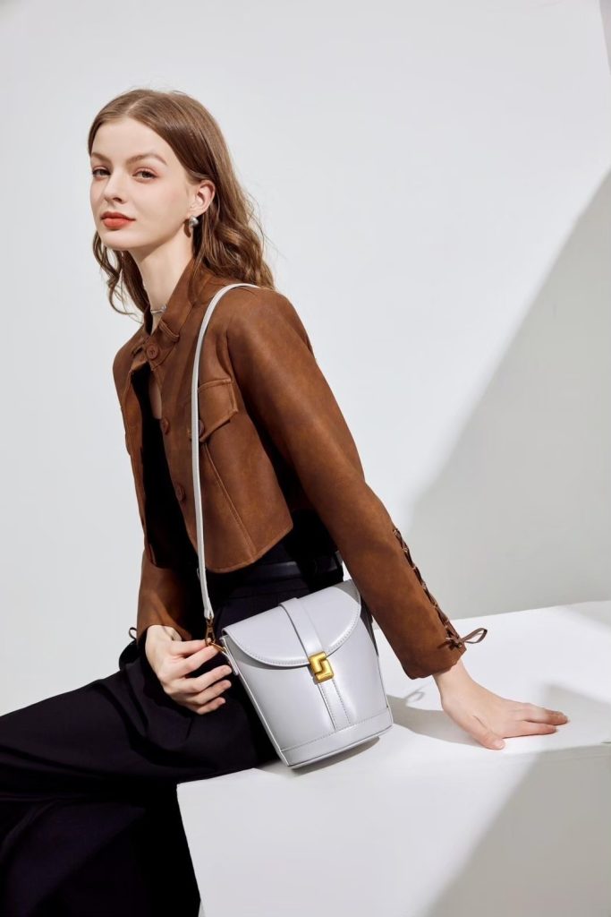 Outfit Bukber Simple Non Hijab Pakai Lita Bag