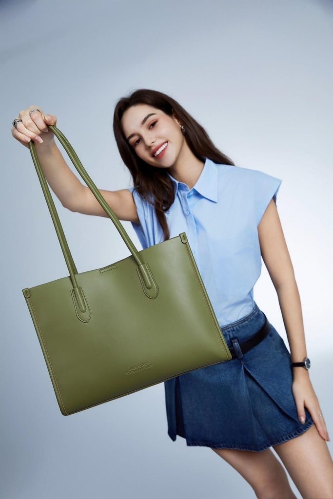 Outfit Santai untuk Mudik Lebaran Pakai Sasha Bag