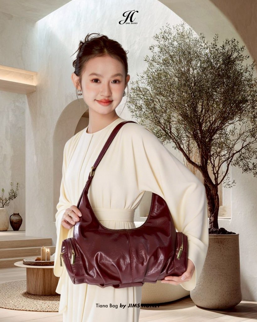 OOTD Bukber bareng Teman Kantor Pakai Tiana Bag