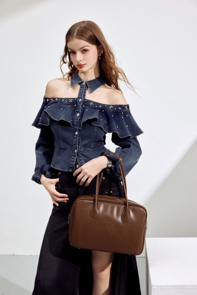 Outfit Mudik untuk ke Bandara Pakai Scarlett Bag